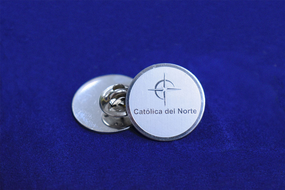 Pin institucional Católica del Norte