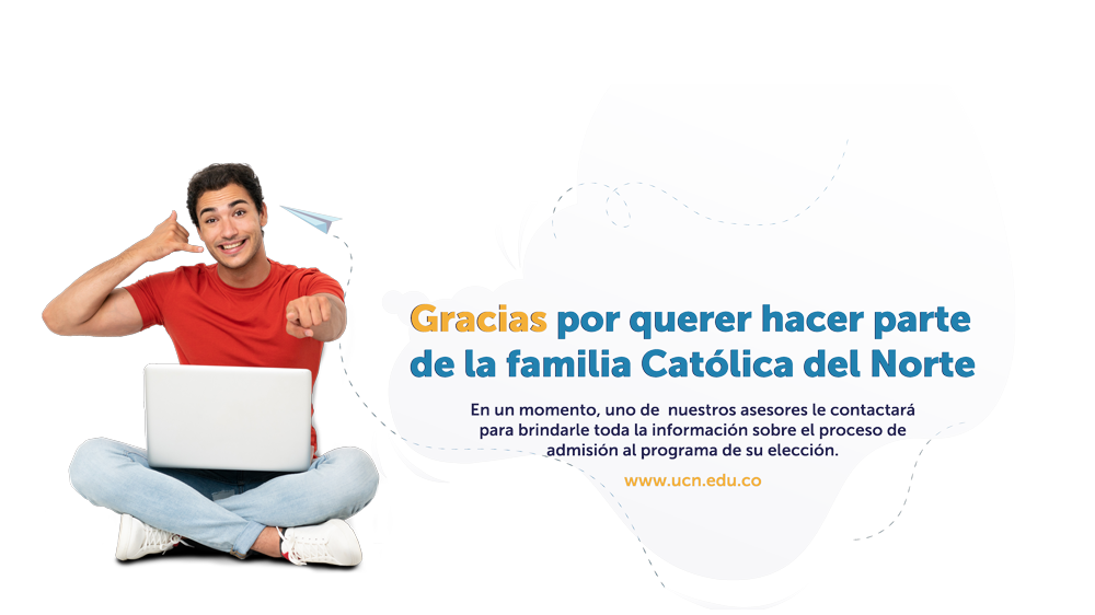 Persona sentada con las piernas cruzadas donde sostiene un computador portátil.