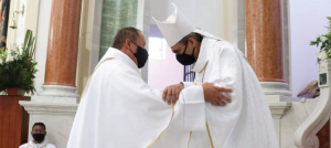 Monseñor Elkin Fernando Álvarez Botero en acto de posesión.