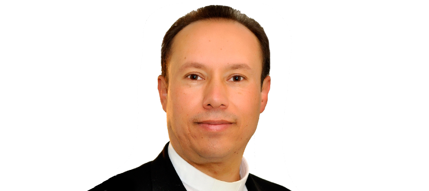 Pbro. Diego Luis Rendón, rector.