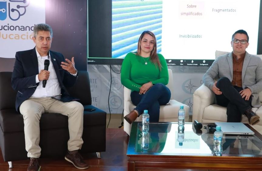 Participantes de coloquio