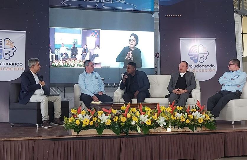 Participantes de coloquio