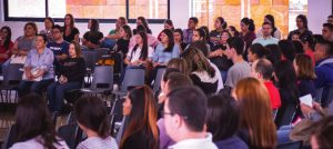 Grupo de docentes de la Fundación Universitaria Católica del Norte.