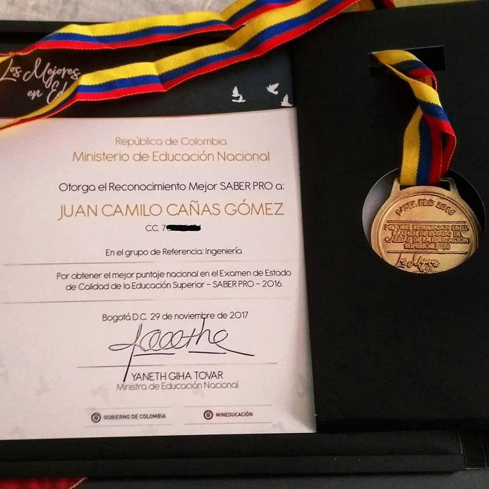 Diploma de Juan Camilo Cañas