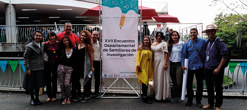 Grupo de 10 personas integrantes del XVII Encuentro Departamental de Semilleros de Investigación.