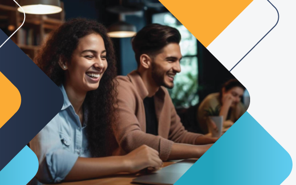 Estudiantes trabajando en una computadora.