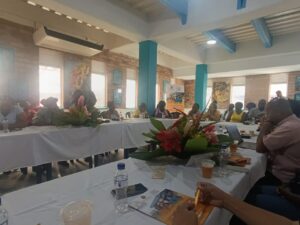 Comida típica del Chocó servida por madres de la comunidad.