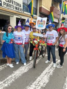 Empleados de la Católica del Norte participando de las fiestas del atardecer - Santa Rosa de Osos