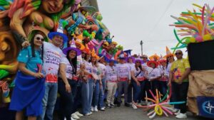 Empleados de la Católica del Norte participando de las fiestas del atardecer - Santa Rosa de Osos